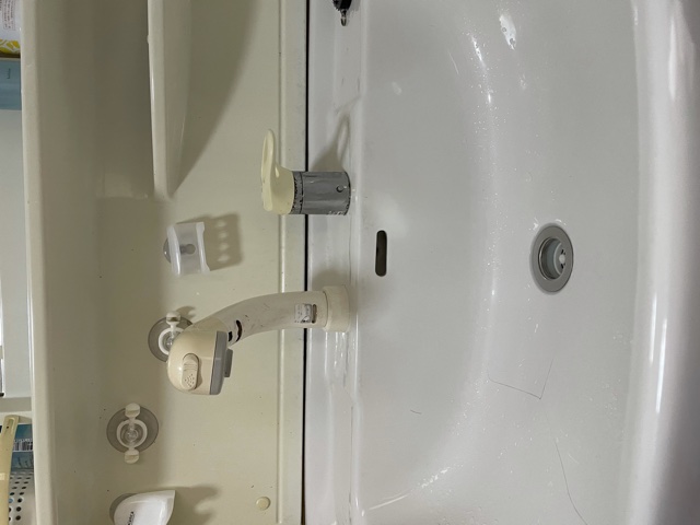 洗面シャワー水栓の水漏れの写真